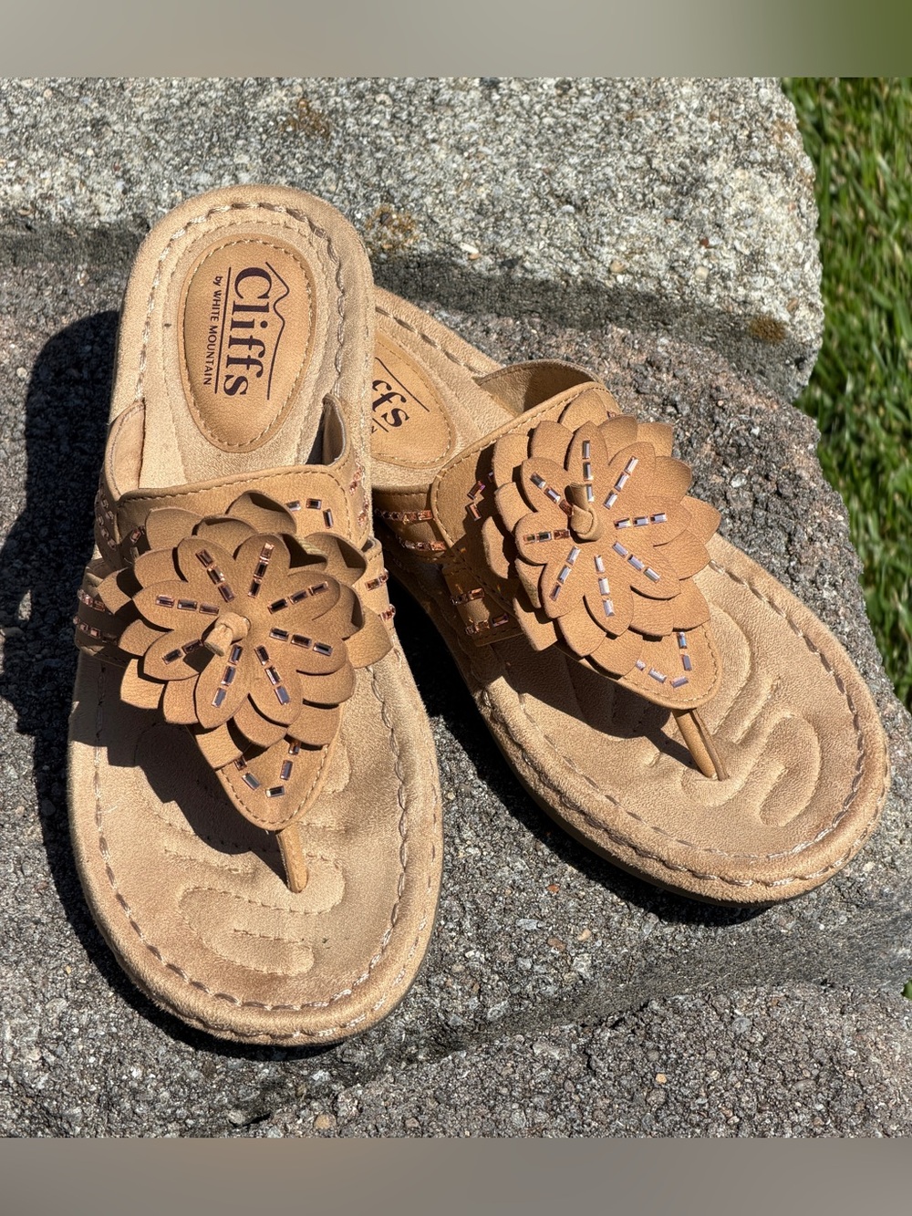 Cliffs by White Mountain Floral Comfort Wedge Sandals Size 6.5. BR